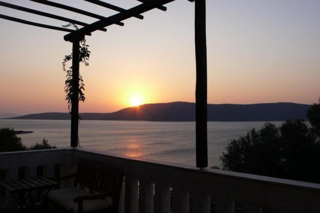 Villa With Breathtaking Views And Private Beach Agios Dimitrios  Buitenkant foto